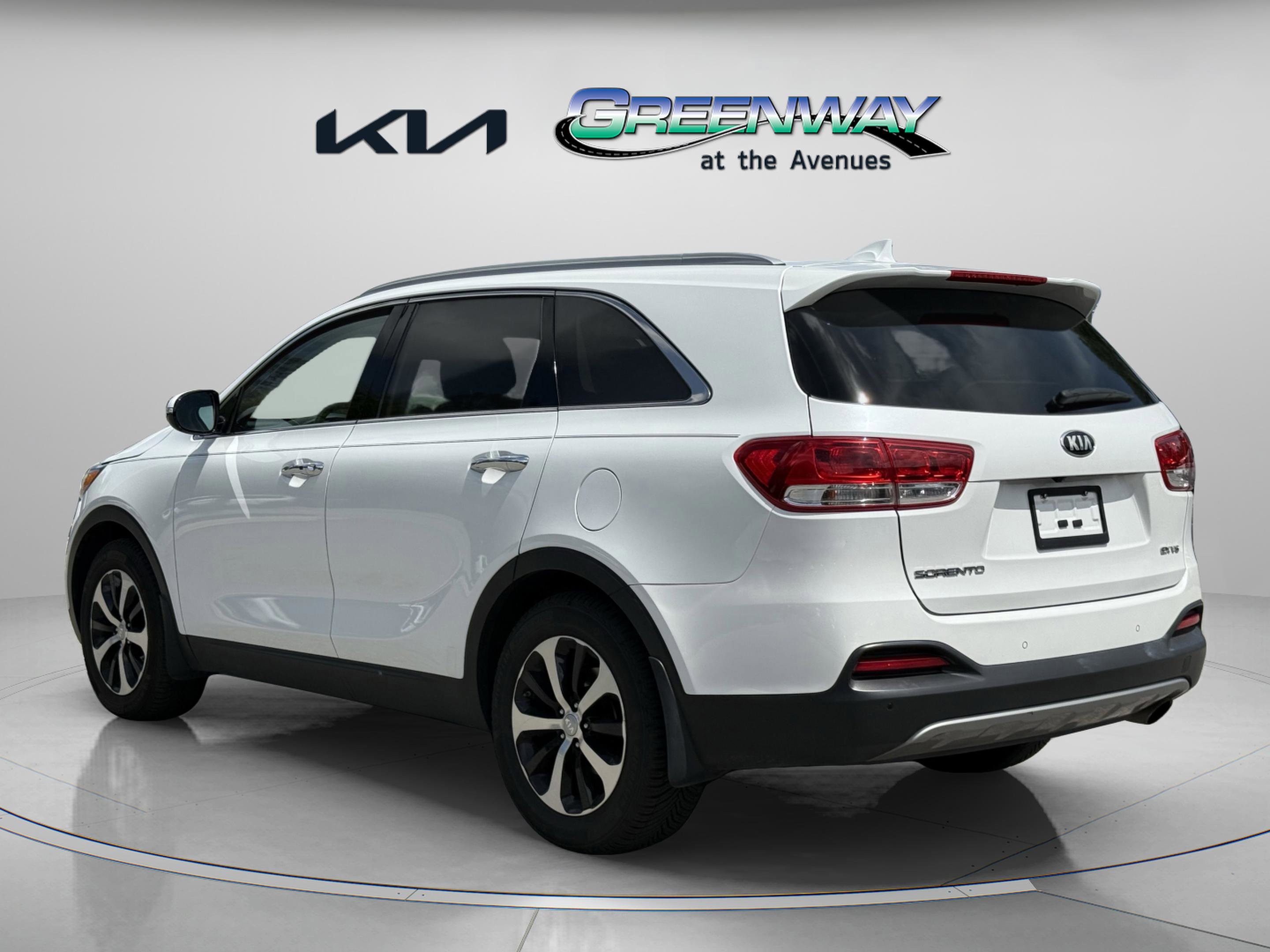 Used 2017 Kia Sorento EX w/ EX V6 Premium Package FWD image 6