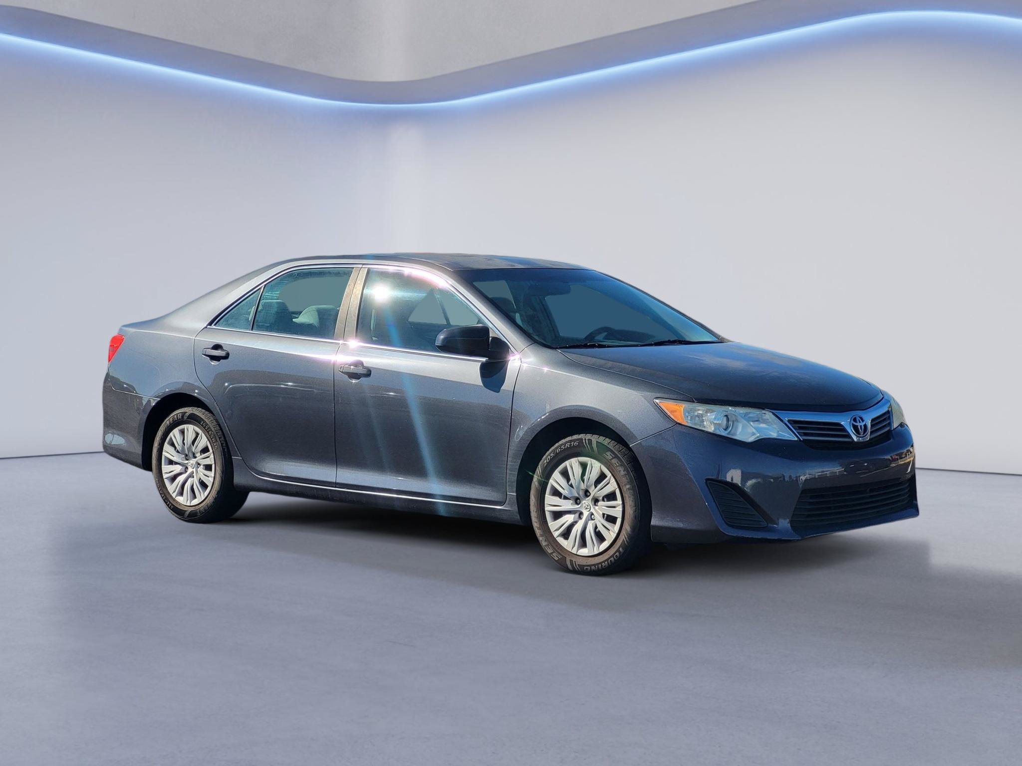 Used 2012 Toyota Camry FWD image 3