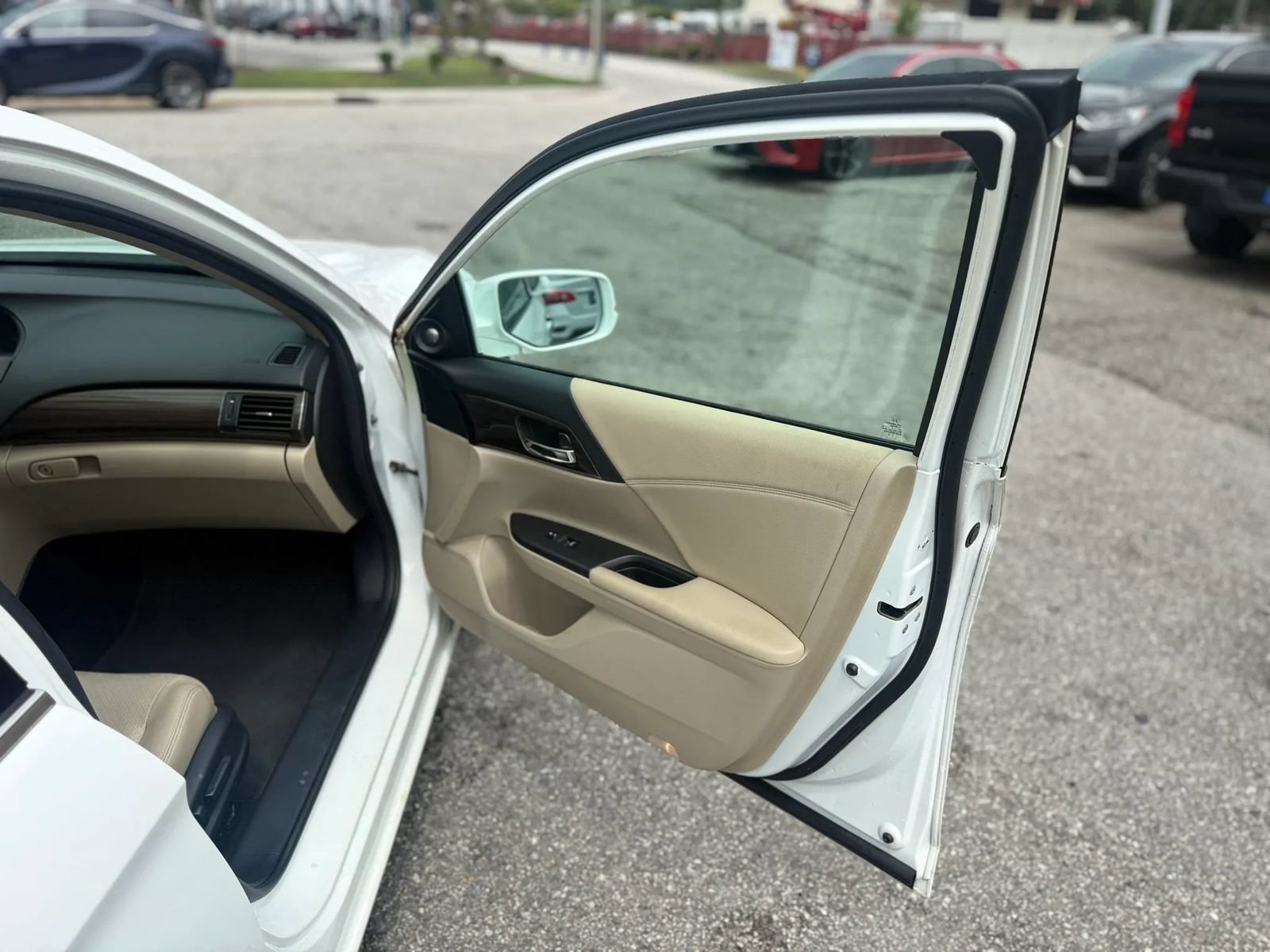 Used 2017 Honda Accord EX-L image 14