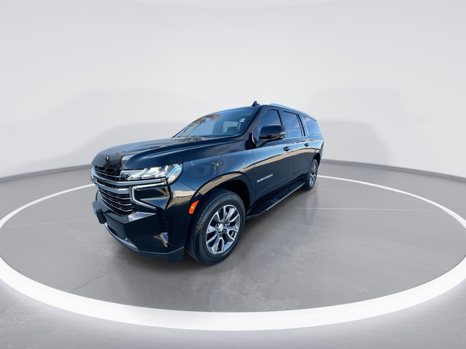 Used 2023 Chevrolet Suburban LT w/ LT Signature Package image 4