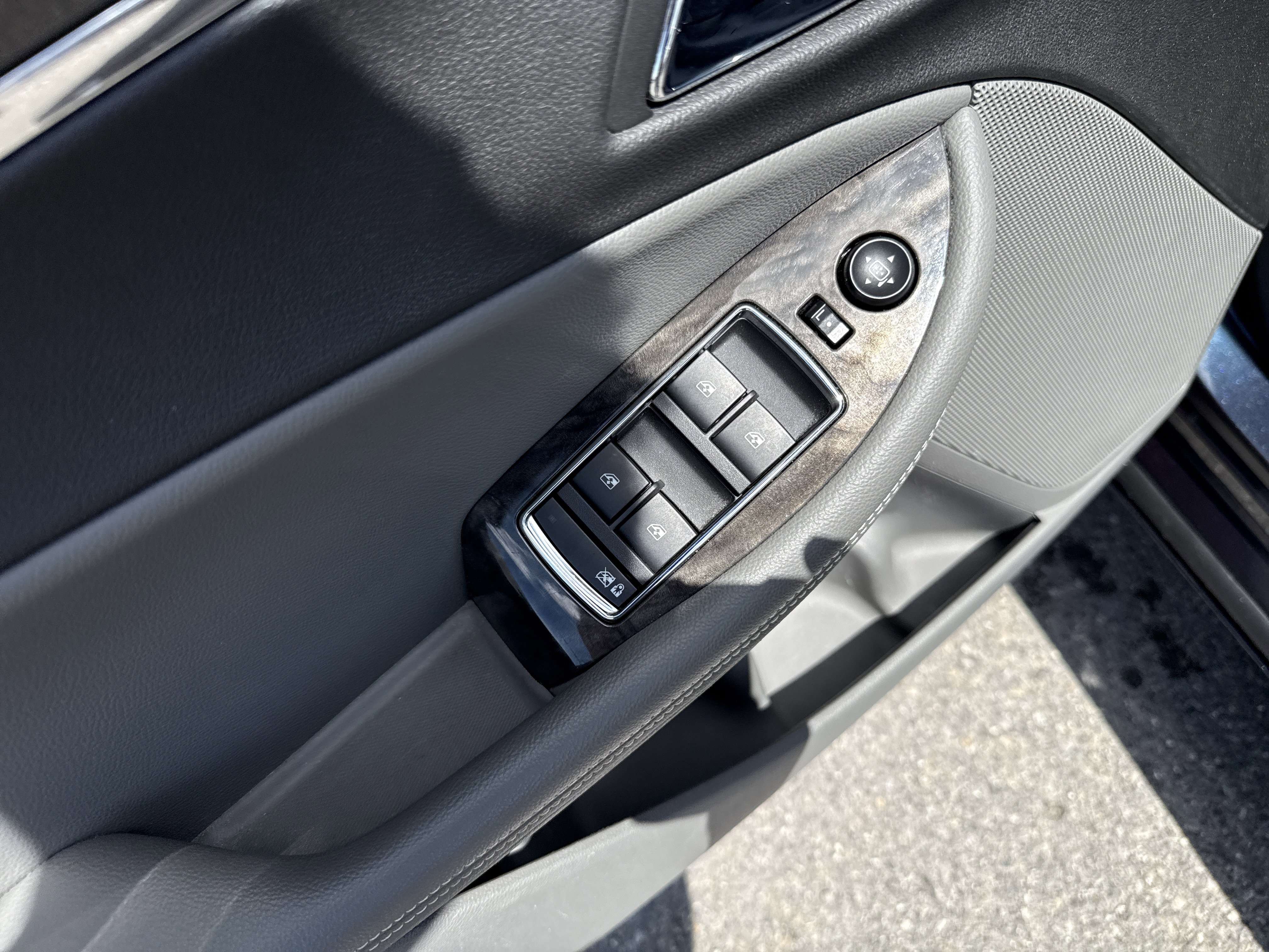 Used 2014 Chevrolet Impala LT w/ Convenience Package FWD image 18