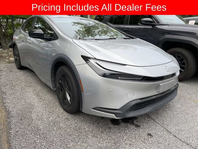 Used 2025 Toyota Prius LE FWD image 11