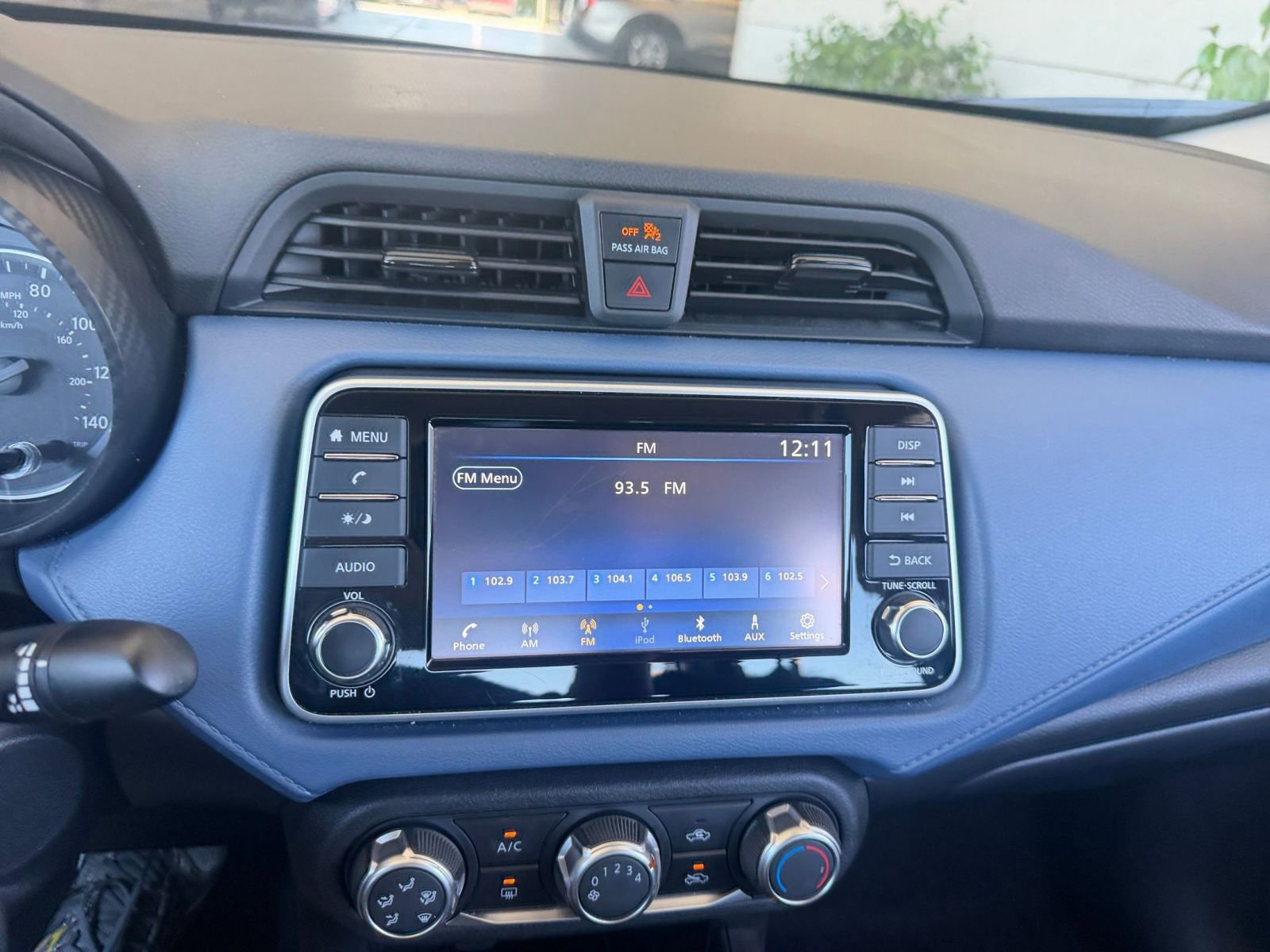Used 2025 Nissan Versa SV FWD image 20