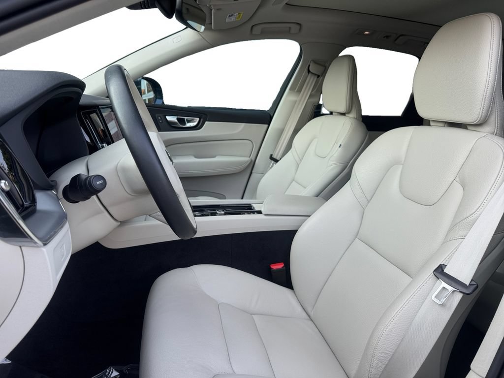 Certified 2023 Volvo XC60 B5 Core w/ Climate Package AWD/4WD image 11