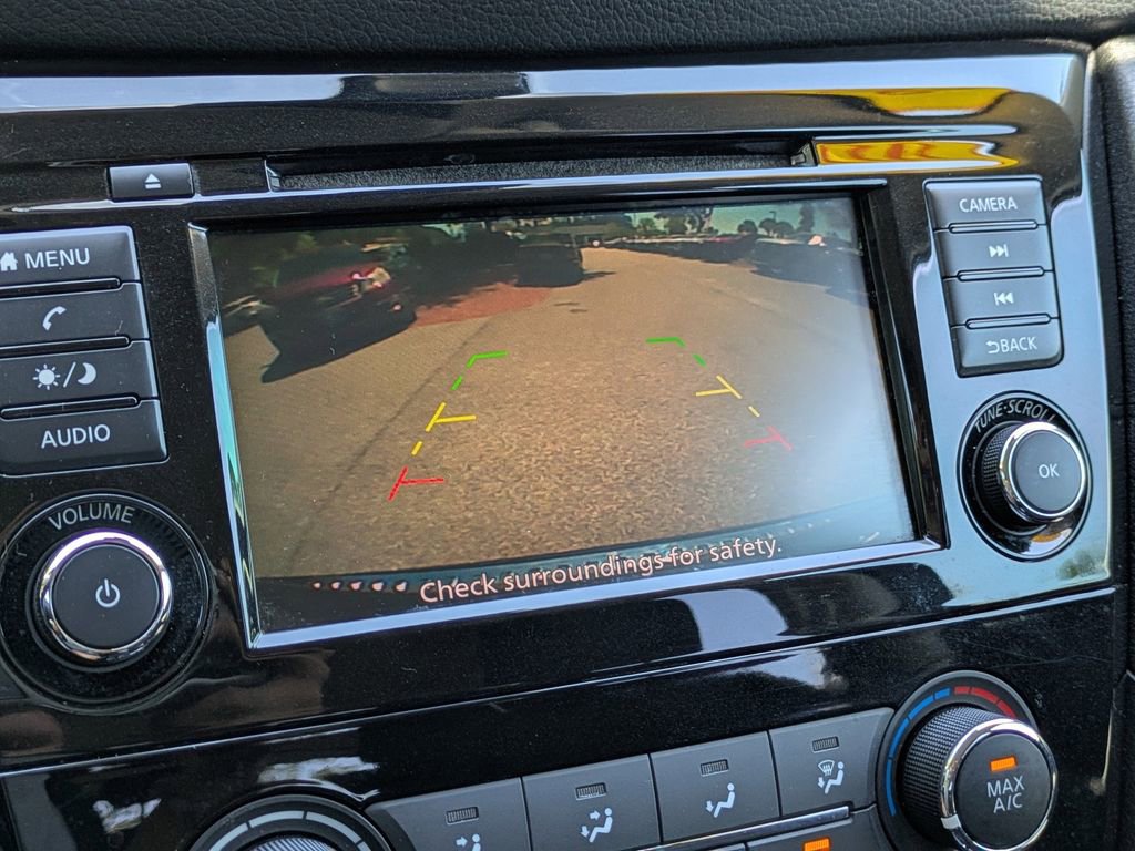 Used 2019 Nissan Rogue S w/ Special Edition Package FWD image 21