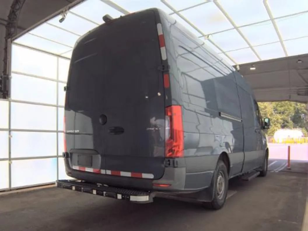 Used 2021 Mercedes-Benz Sprinter 2500 image 5