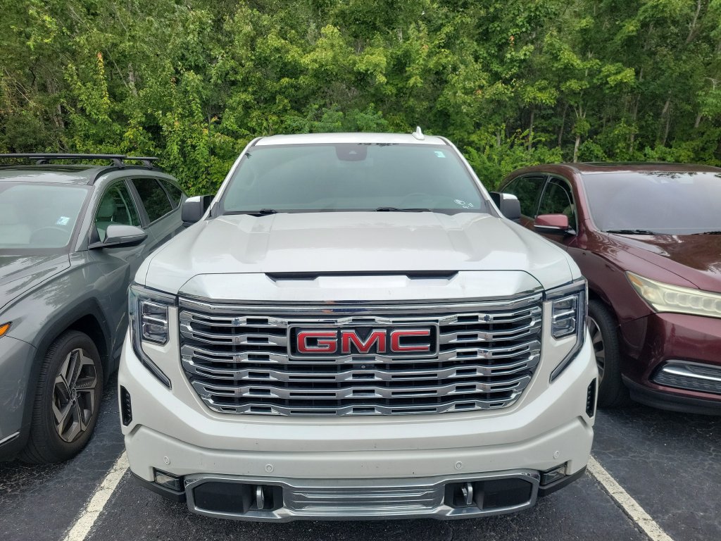 Used 2023 GMC Sierra 1500 Denali AWD/4WD image 2