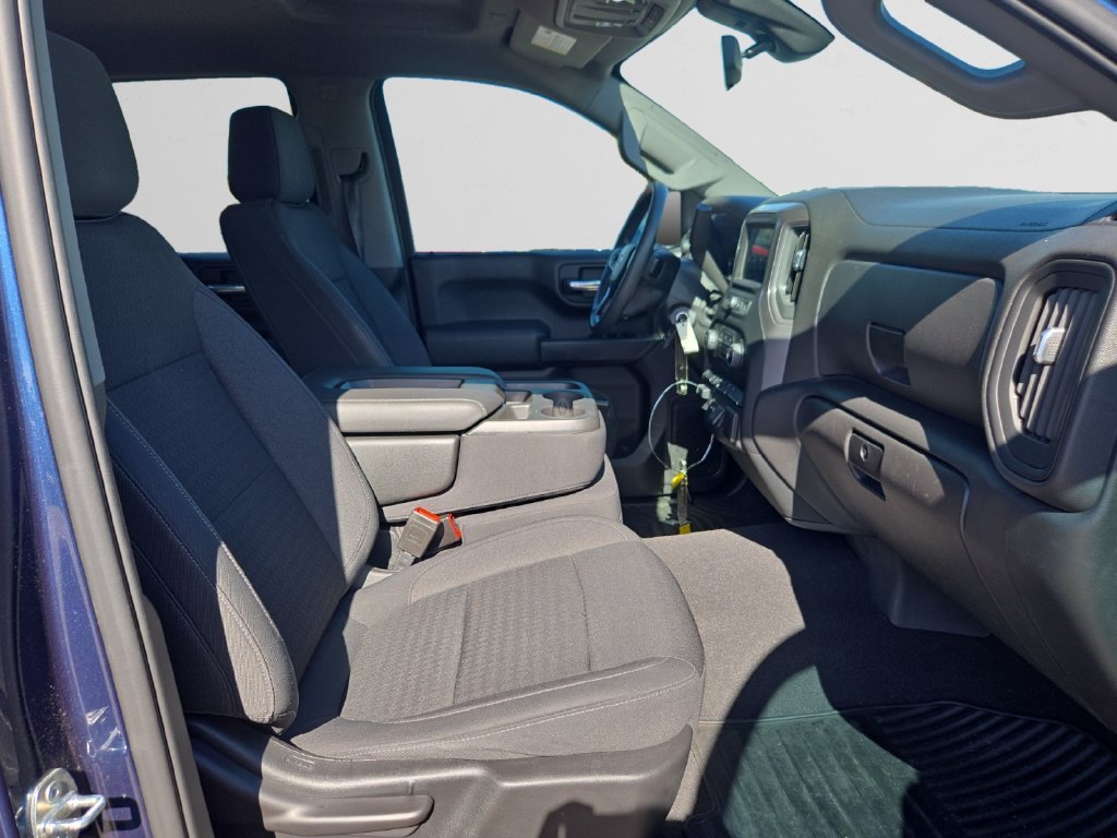 Used 2022 Chevrolet Silverado 1500 Custom w/ LPO, Blackout Package AWD/4WD image 16