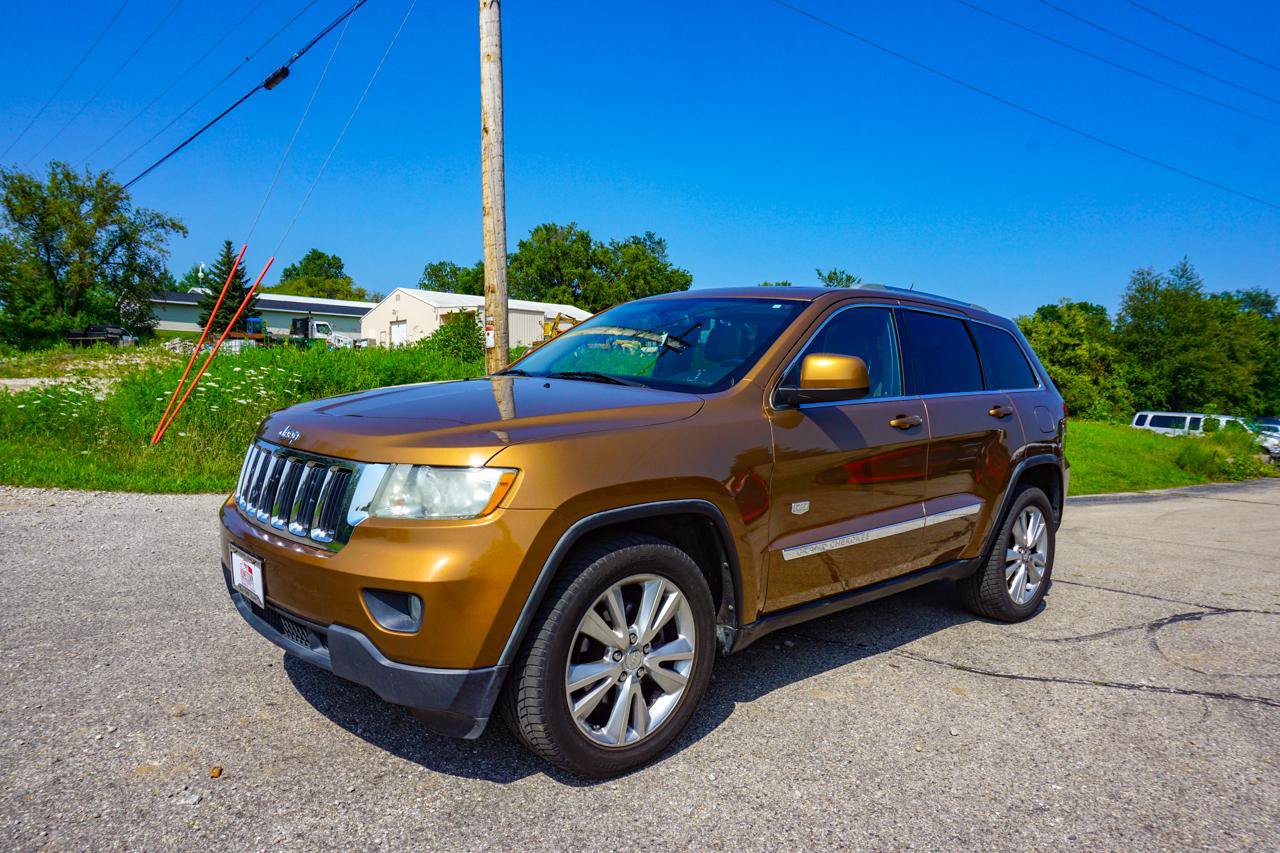 Used 2011 Jeep Grand Cherokee 70th Anniversary AWD/4WD image 9