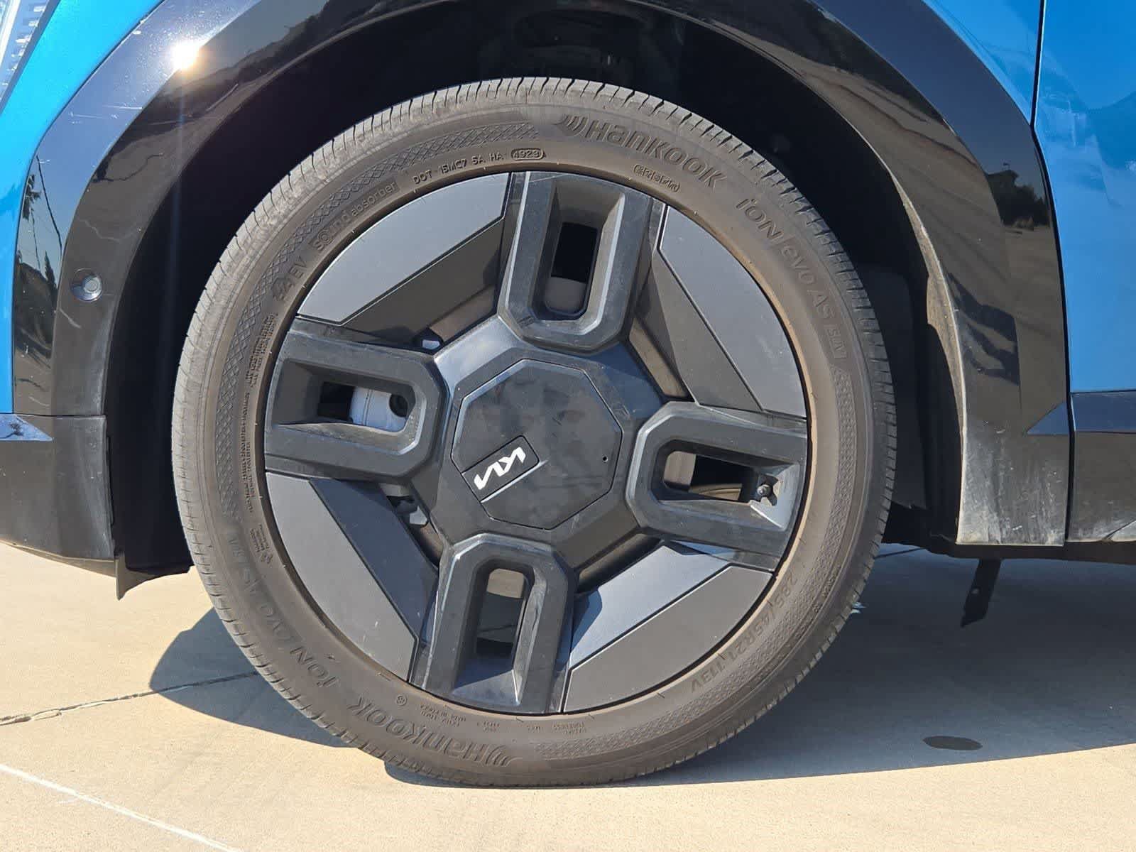 Certified 2024 Kia EV9 GT-Line AWD/4WD image 12