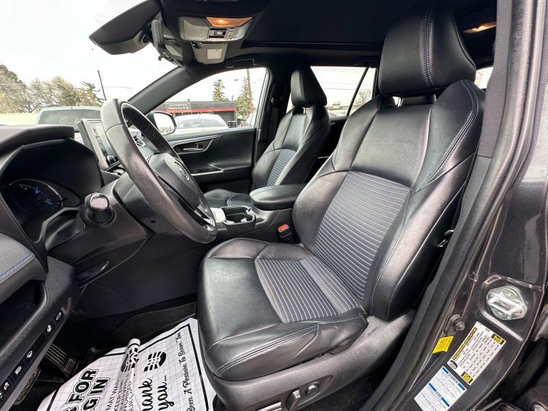 Used 2020 Toyota RAV4 XSE AWD/4WD image 12