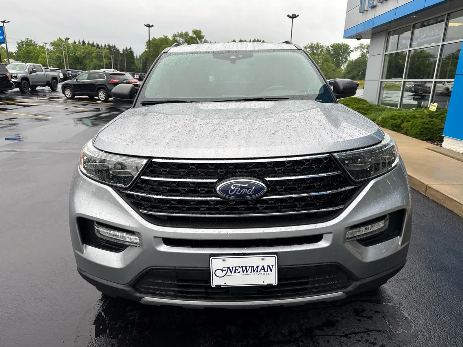 Used 2020 Ford Explorer XLT w/ Equipment Group 202A AWD/4WD image 12