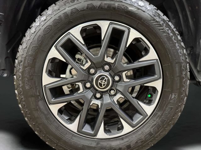 Used 2024 Toyota Tundra Limited AWD/4WD image 35