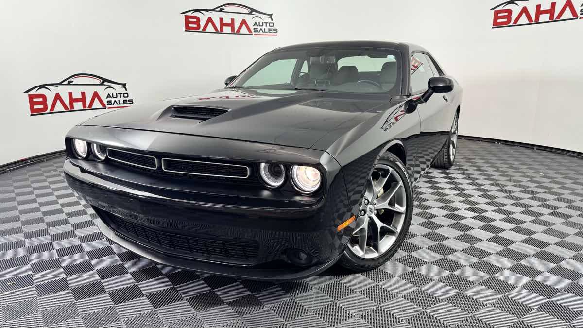 Used 2022 Dodge Challenger GT RWD image 2