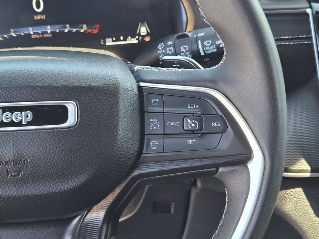 Used 2024 Jeep Grand Cherokee Altitude AWD/4WD image 21