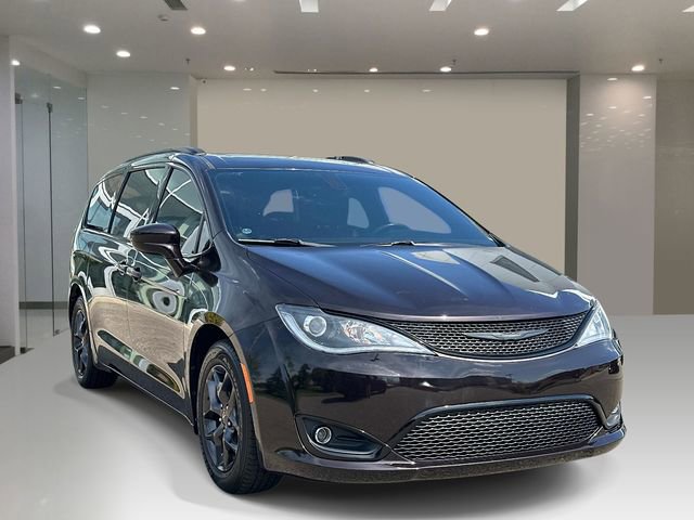 Used 2019 Chrysler Pacifica Touring-L Plus w/ S Appearance Package FWD image 6