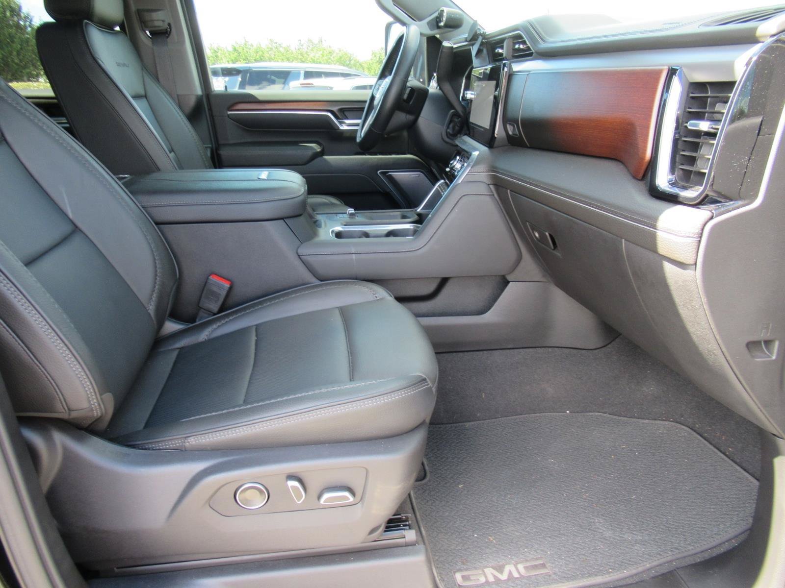 Used 2026 GMC Sierra 2500 Denali w/ Denali Reserve Package AWD/4WD image 10