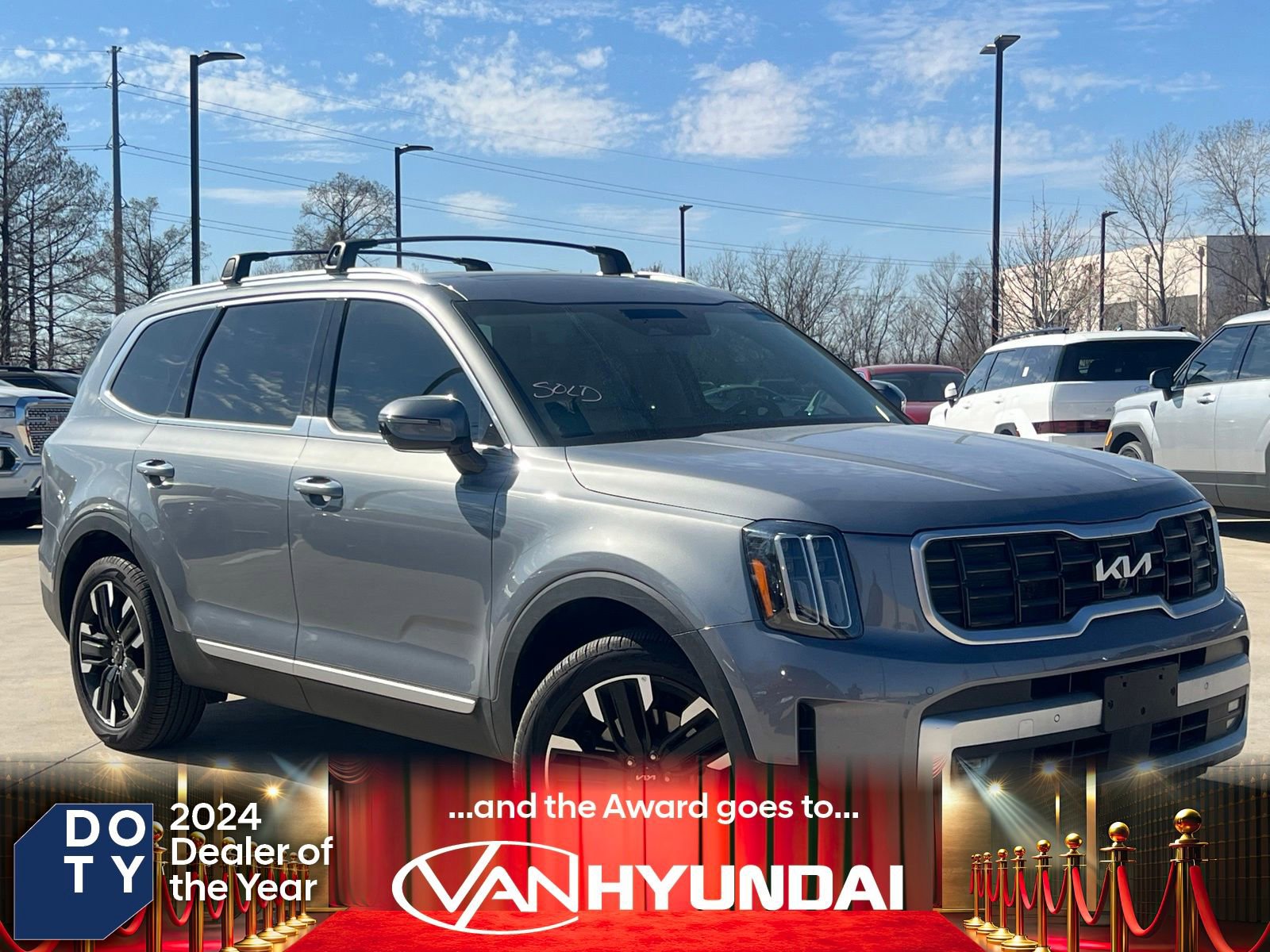 Used 2025 Kia Telluride SX w/ SX Captain's Chair Package image 1