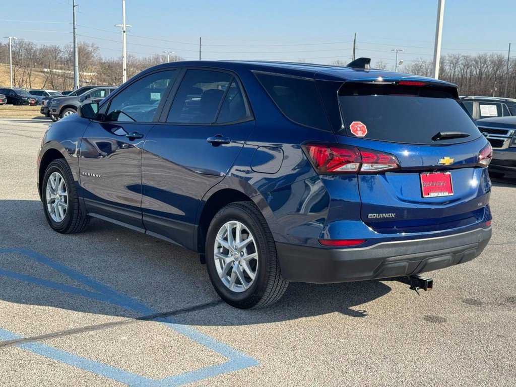 Used 2023 Chevrolet Equinox LS w/ LS Convenience Package image 8