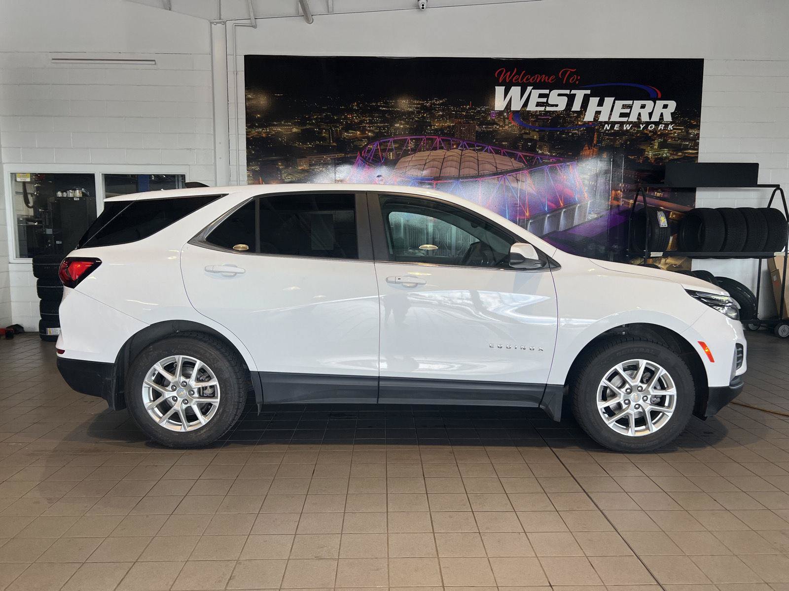 Used 2023 Chevrolet Equinox LT w/ LPO, Floor Liner Package AWD/4WD image 32