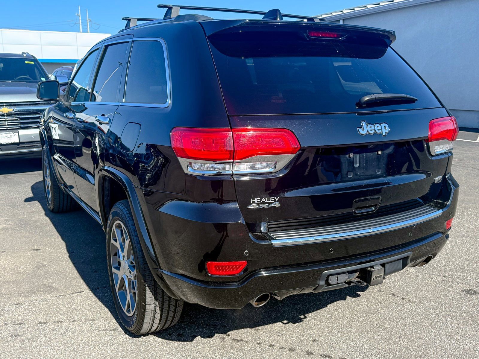 Used 2020 Jeep Grand Cherokee Overland AWD/4WD image 5