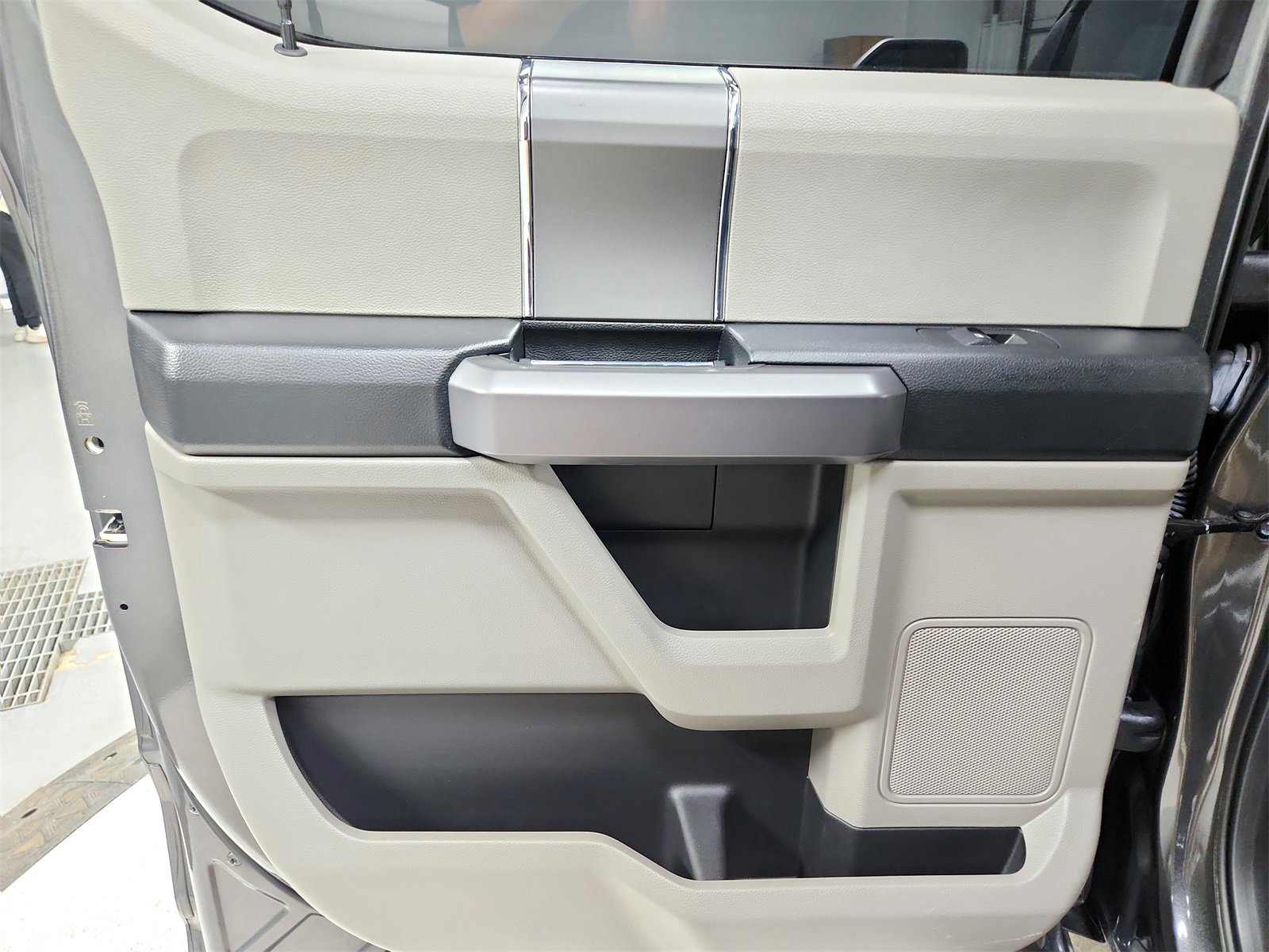 Used 2018 Ford F150 XLT w/ Equipment Group 302A Luxury image 36