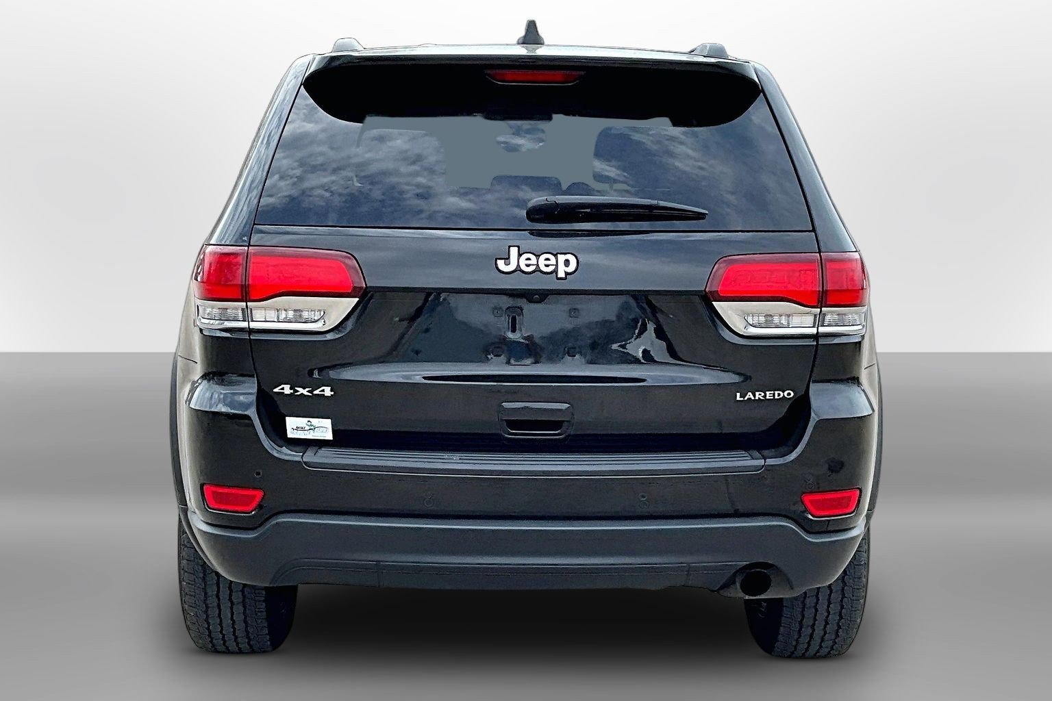 Used 2020 Jeep Grand Cherokee Laredo w/ 18" Wheel & 8.4" Radio Group AWD/4WD image 4