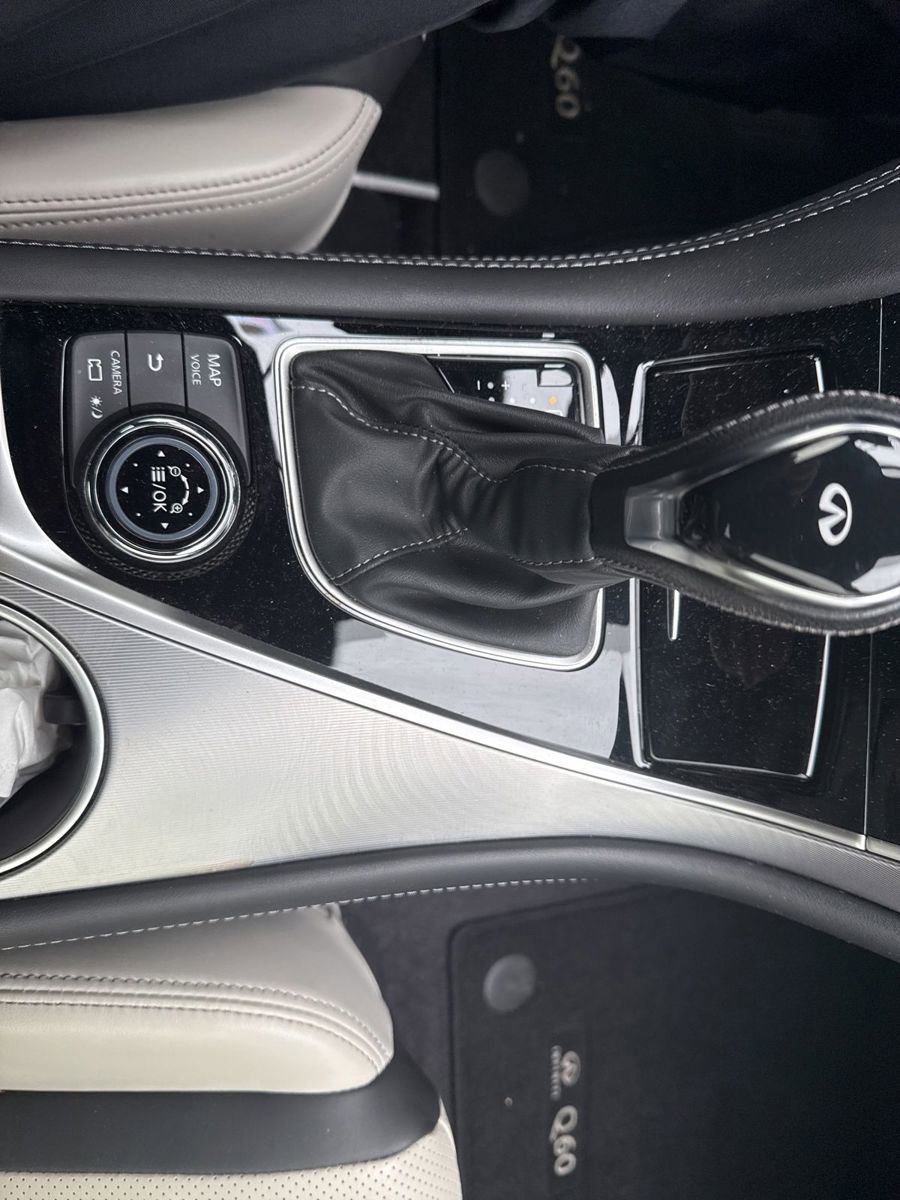 Used 2022 INFINITI Q60 3.0t Luxe w/ Essential Package image 11