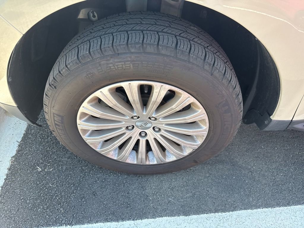 Used 2014 Lincoln MKX FWD image 10