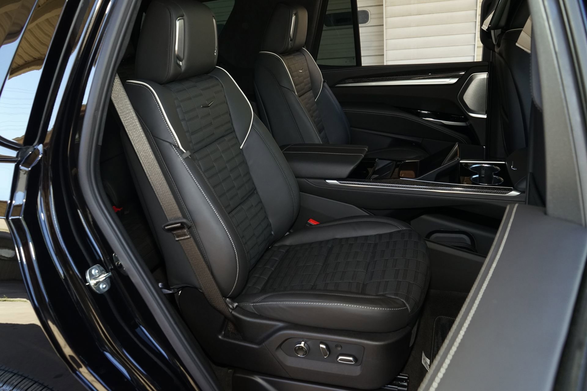 Used 2026 Cadillac Escalade V AWD/4WD image 19