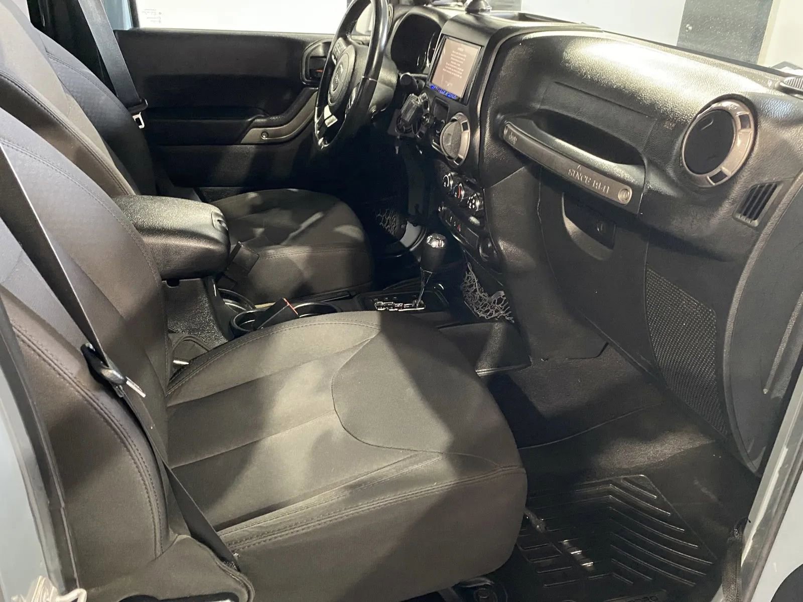 Used 2015 Jeep Wrangler Unlimited Sport w/ Connectivity Group image 6