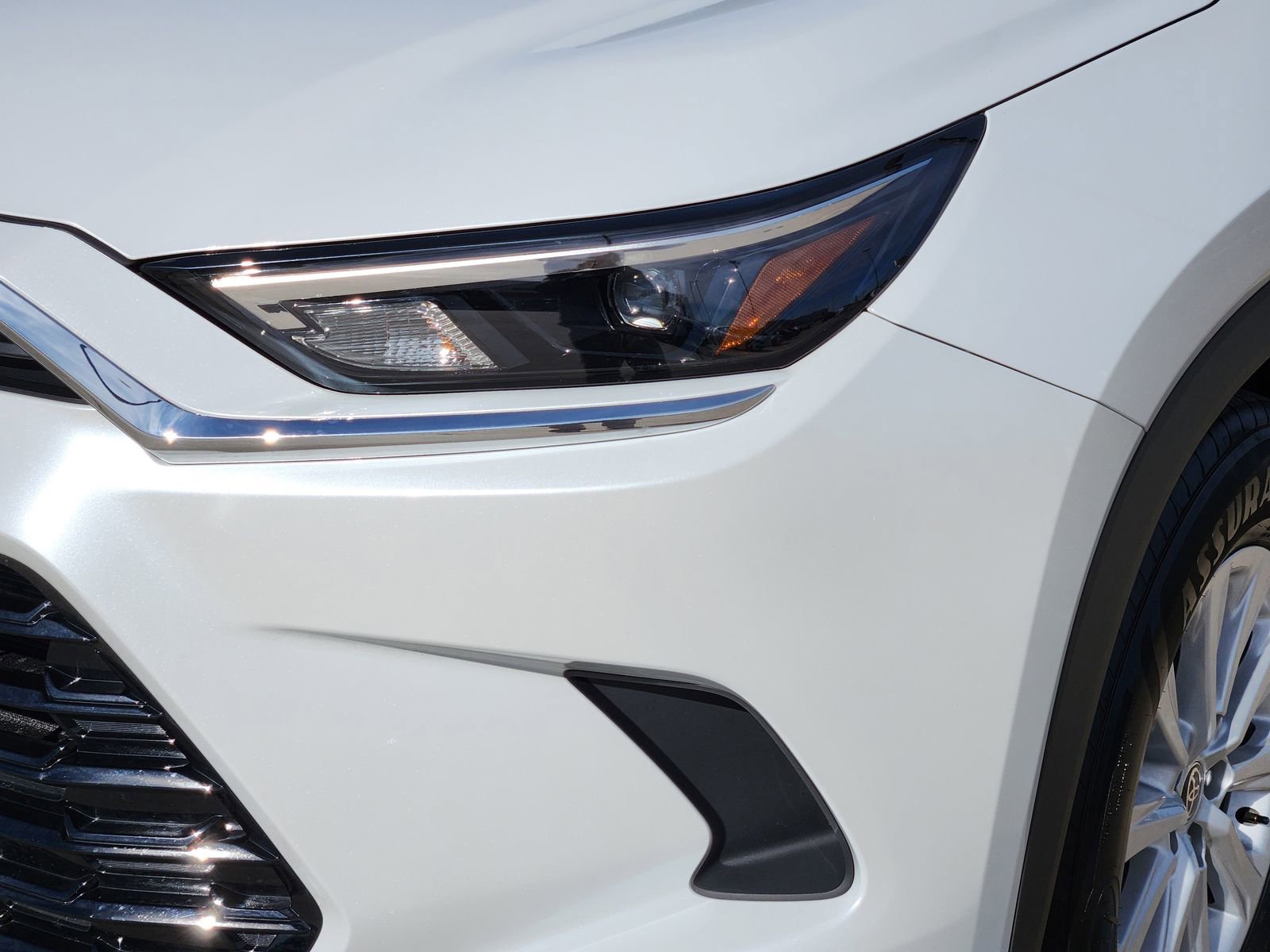 Used 2025 Toyota Grand Highlander AWD image 11