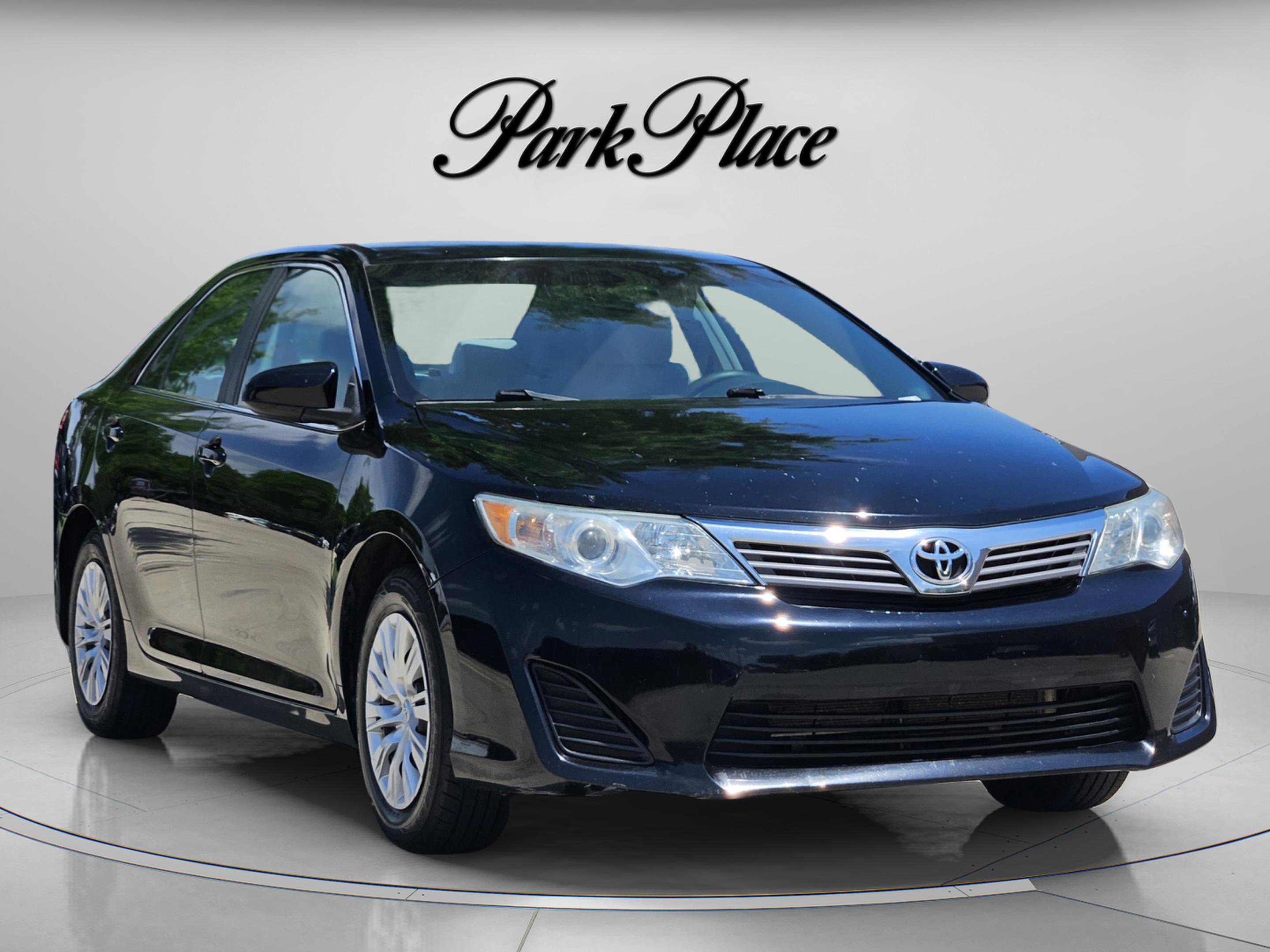 Used 2014 Toyota Camry L FWD image 4