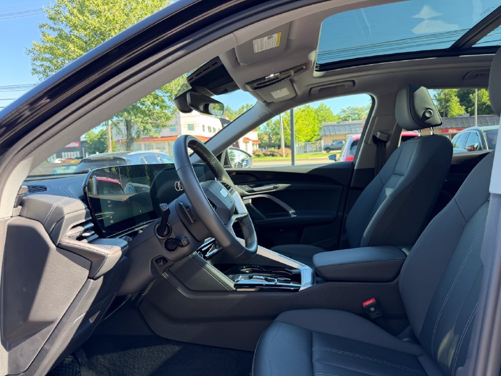 Certified 2025 Audi Q5 Premium w/ Convenience Package AWD/4WD image 18