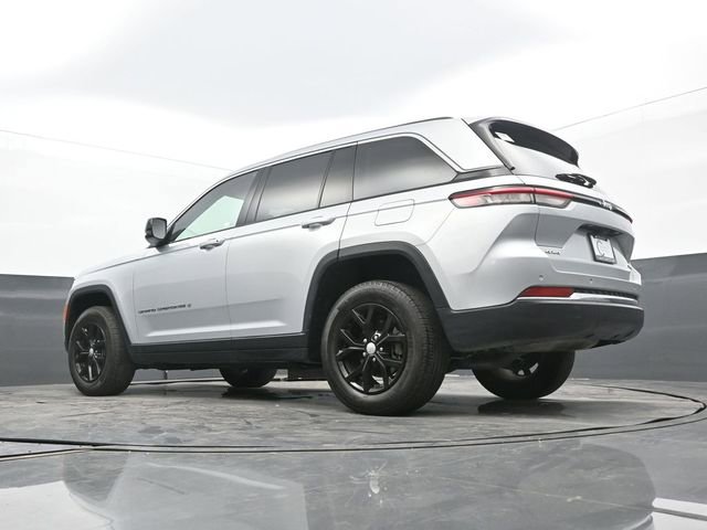 Used 2022 Jeep Grand Cherokee Limited image 56