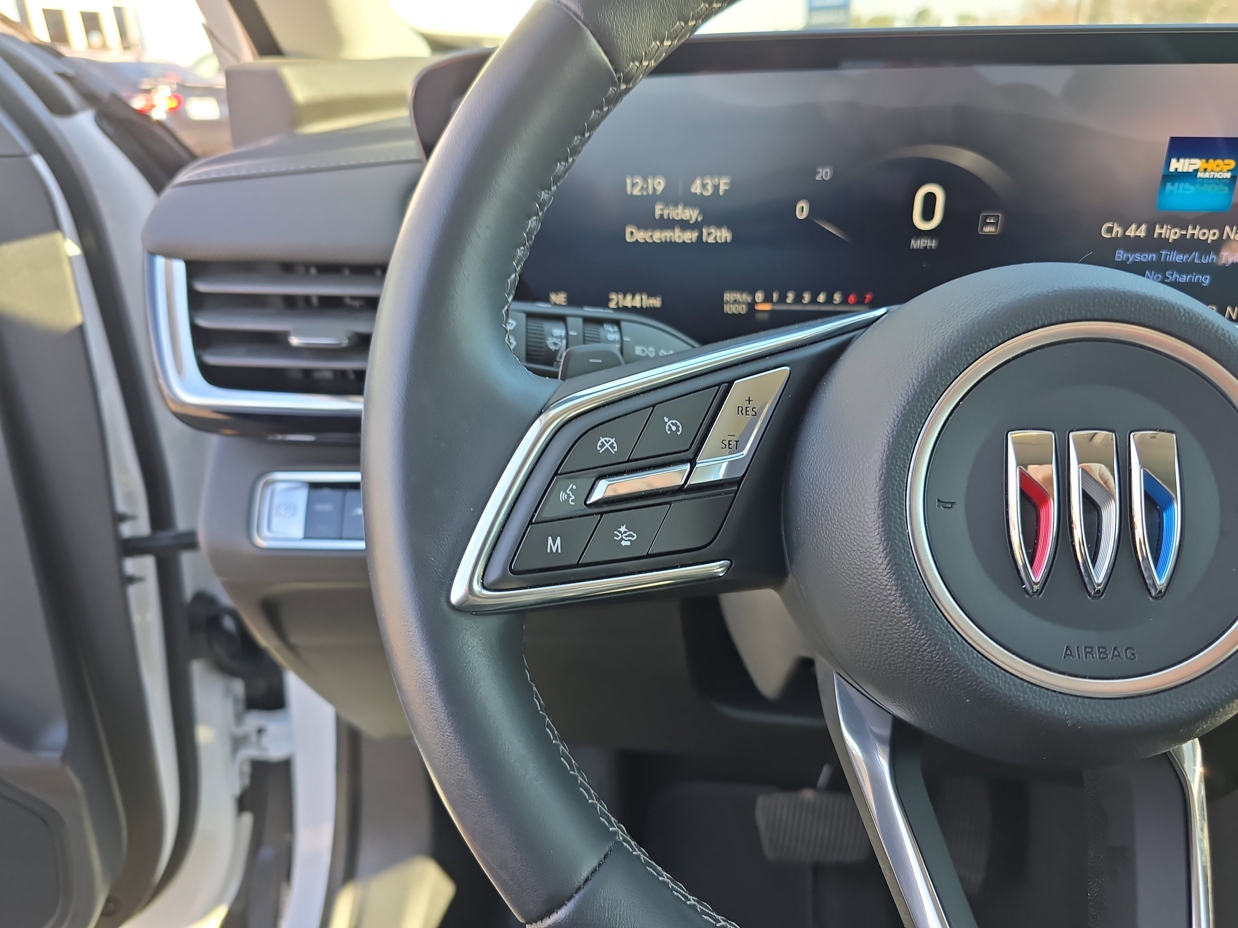 Used 2025 Buick Envision Preferred image 33