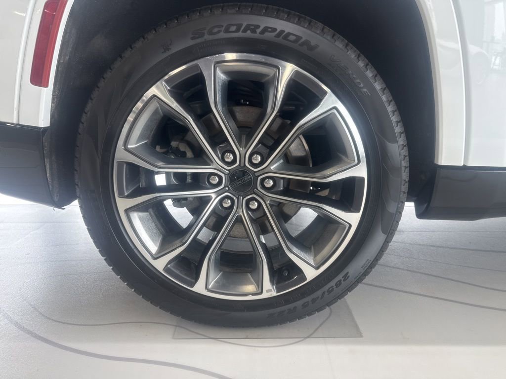 New 2025 Jeep Grand Wagoneer Series III w/ HD Trailer Tow Package image 54