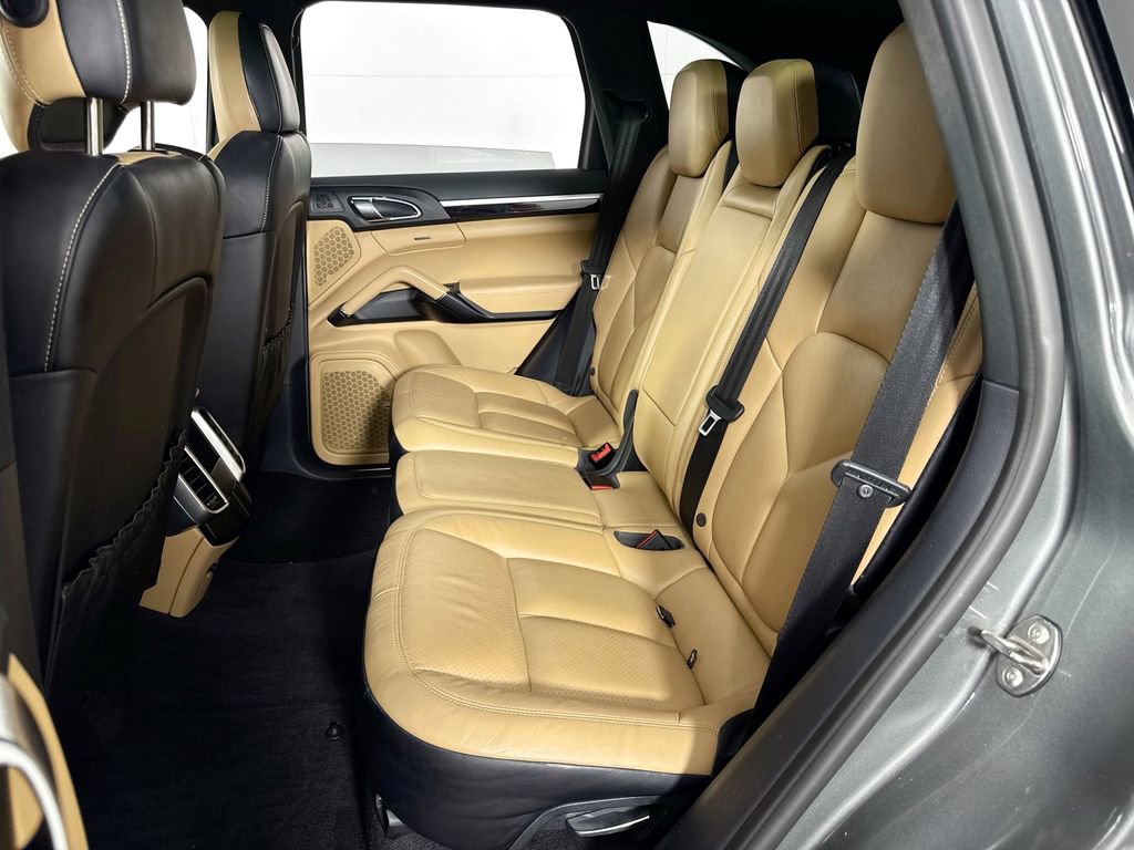 Used 2016 Porsche Cayenne S image 30