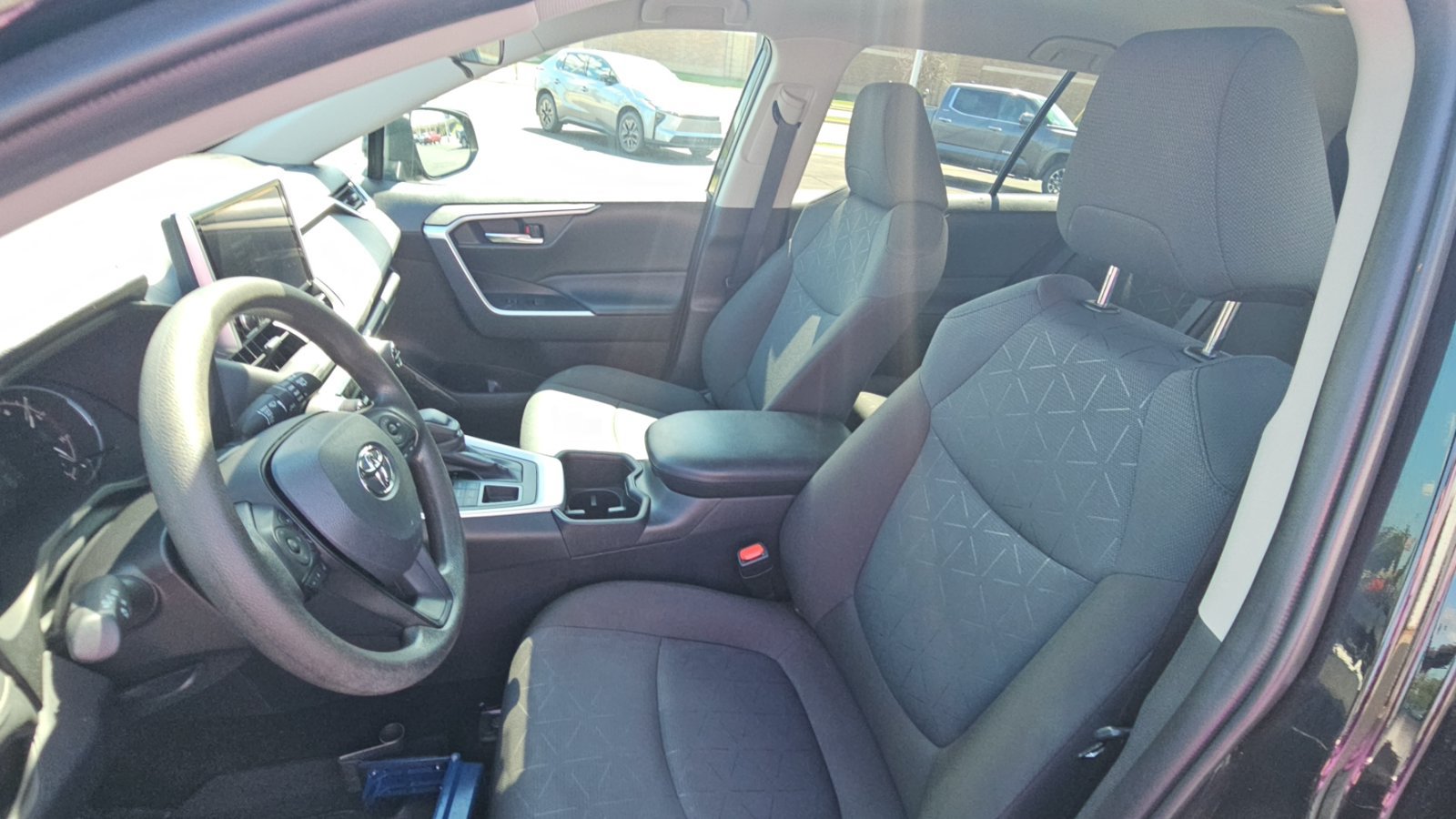 Certified 2025 Toyota RAV4 XLE AWD/4WD image 25