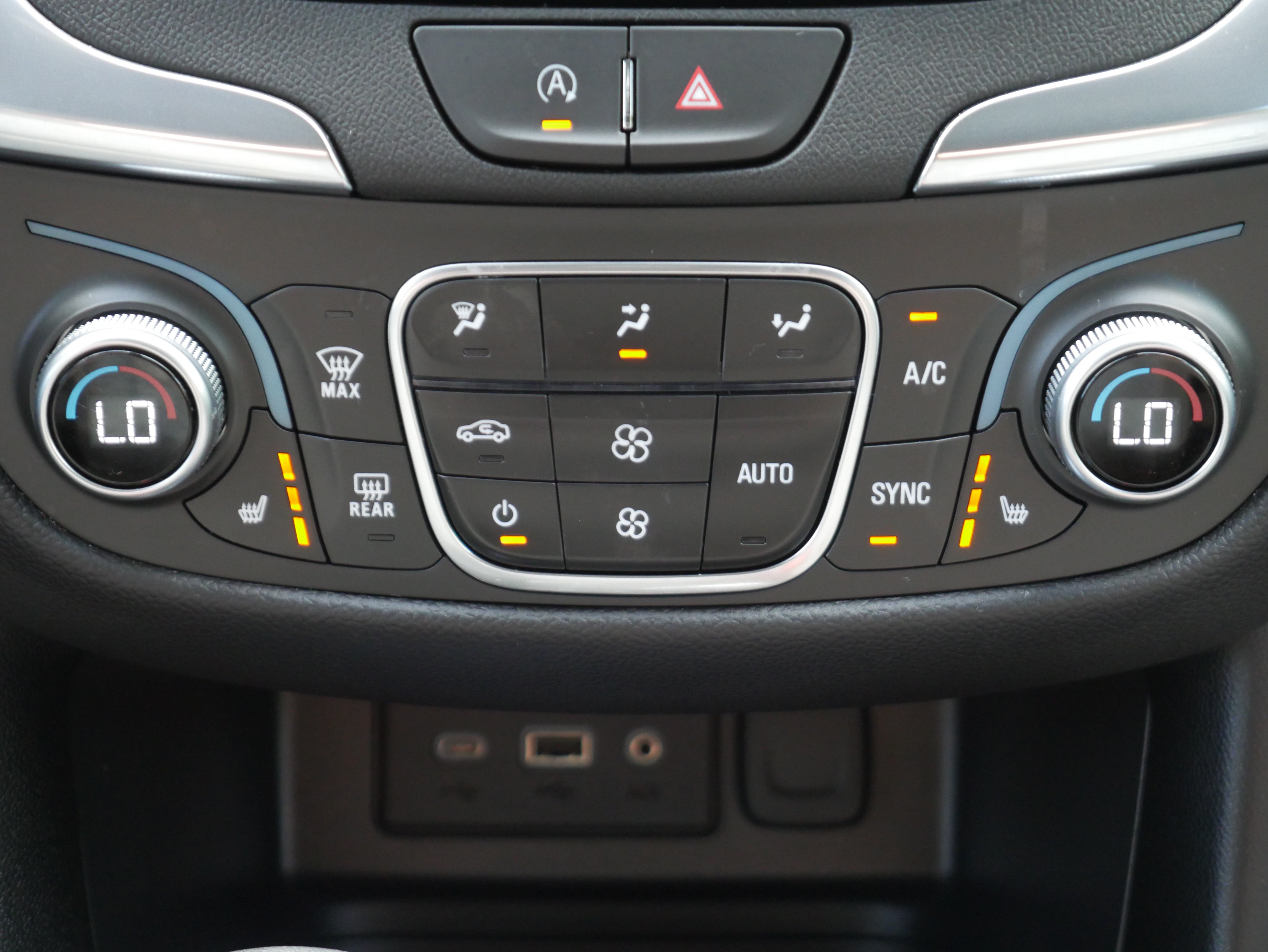 Certified 2023 Chevrolet Equinox LT AWD/4WD image 19