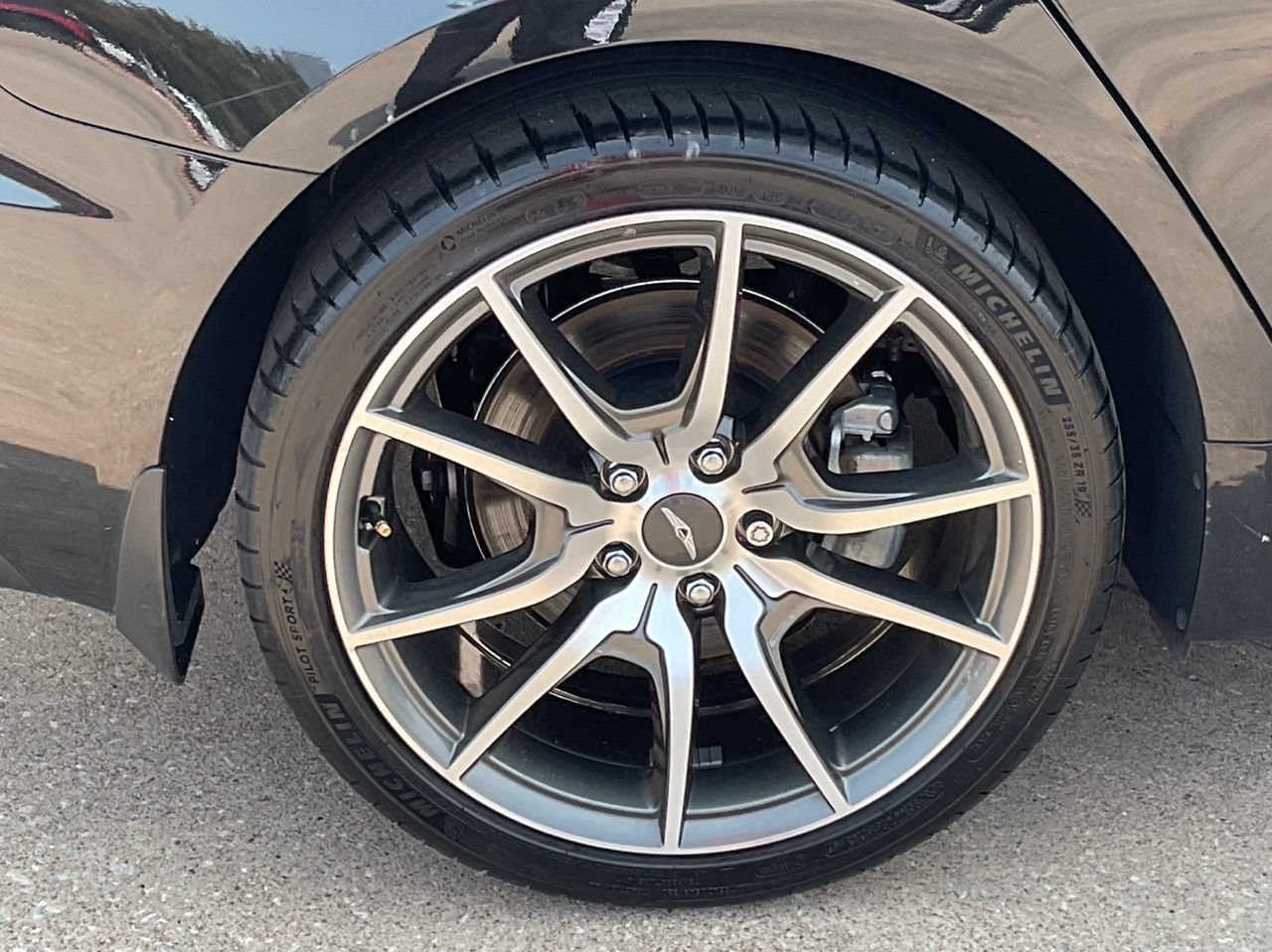 Used 2022 Genesis G70 2.0T w/ Prestige Package RWD image 4