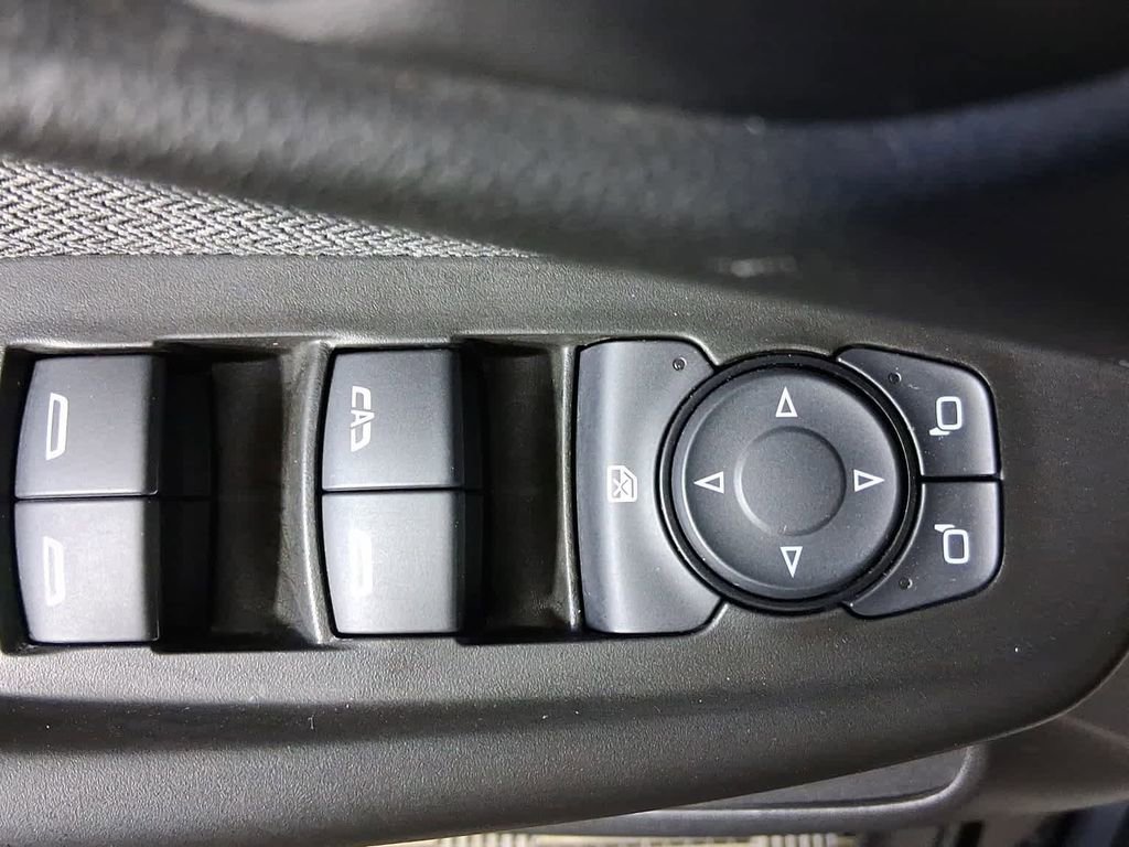 Used 2025 Chevrolet TrailBlazer LT image 11