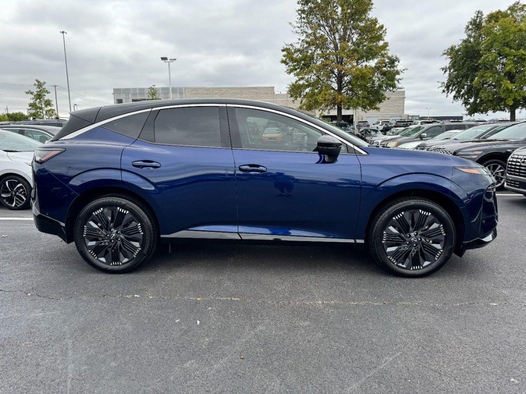Certified 2025 Nissan Murano Platinum w/ Cargo Package AWD/4WD image 2