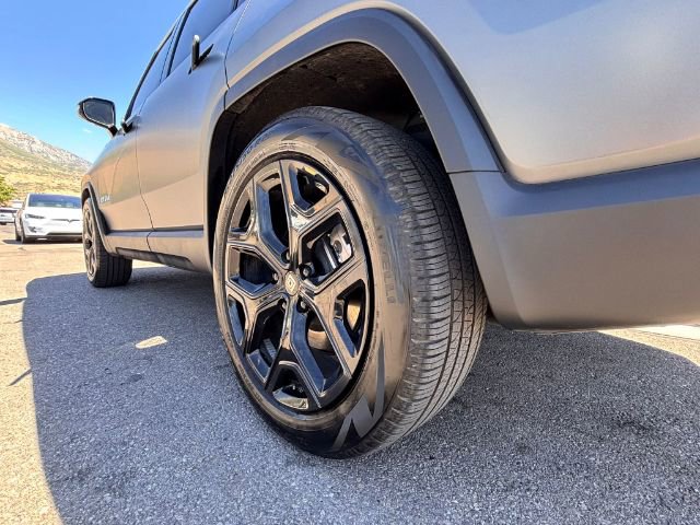 Used 2024 Rivian R1S Adventure image 11