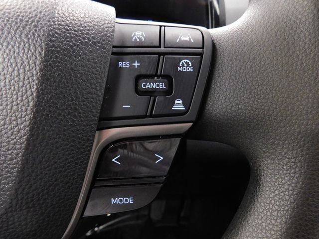 Used 2025 Toyota Camry LE image 27