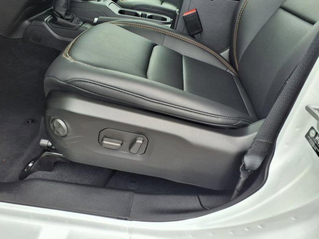 New 2025 Jeep Gladiator High Tide image 6