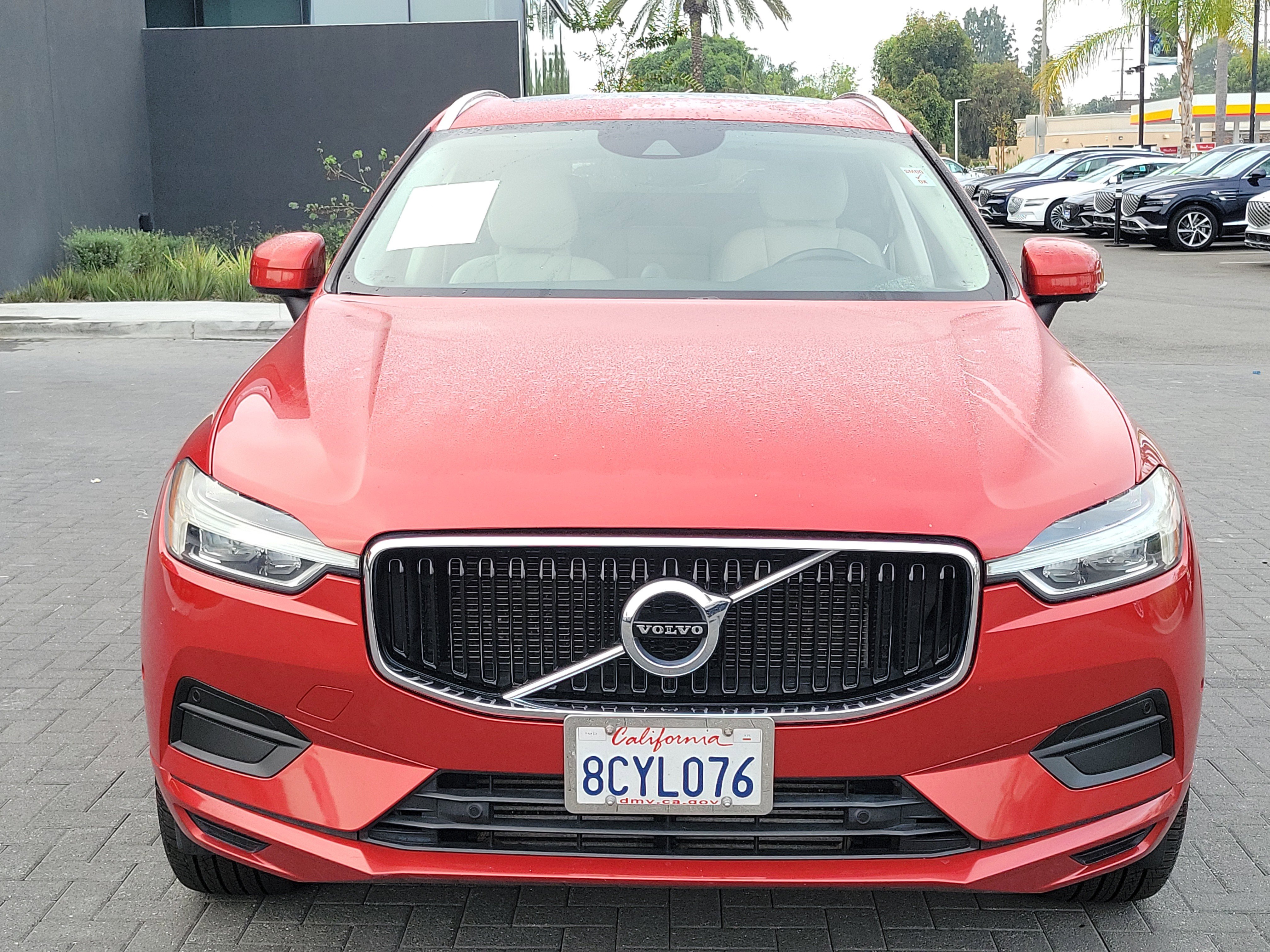 Used 2018 Volvo XC60 T6 Momentum w/ Convenience Package image 6