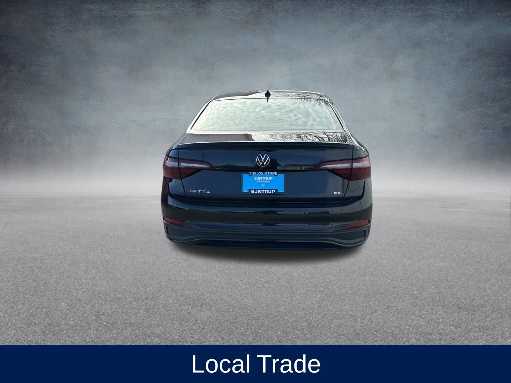 Used 2022 Volkswagen Jetta SE image 4