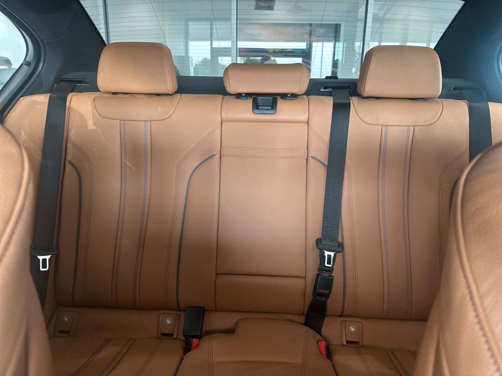 Used 2023 BMW M550i xDrive w/ Dynamic Handling Package image 31