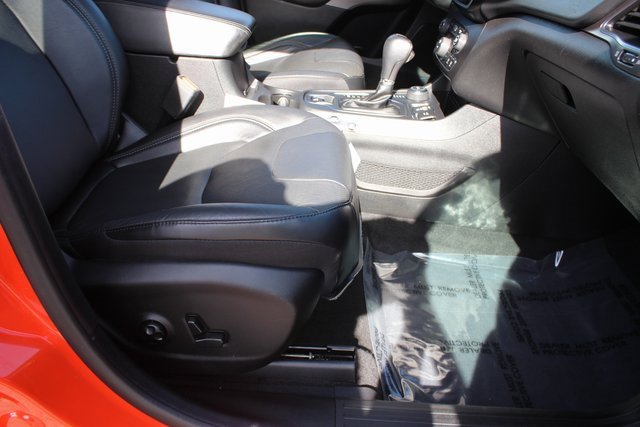 Used 2021 Jeep Cherokee Latitude Lux w/ Sun & Sound Group image 32